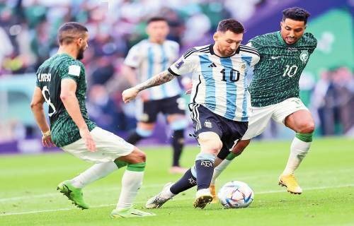 英超-库尼亚破门罗杰斯梅开二度 曼联1-2不敌维拉